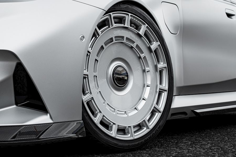 BMW G90 M5 Installed with Vossen HF-9 wheels finished in R44 Custom Finish 22x10.5 22x11