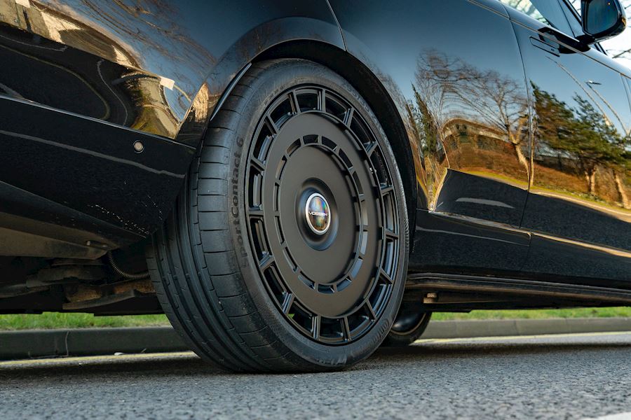 Range Rover installed with Vossen HF-9 wheels finished in Satin Black 24x10