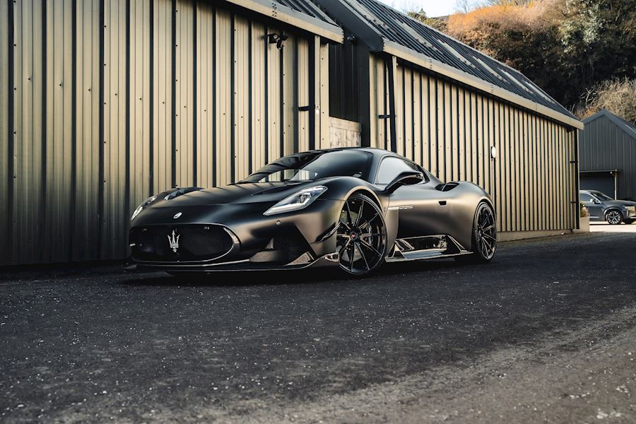 Maserati MC20 installed with Vossen Forged VPS-1 wheels finished in Gloss Black 21x9 & 21x12