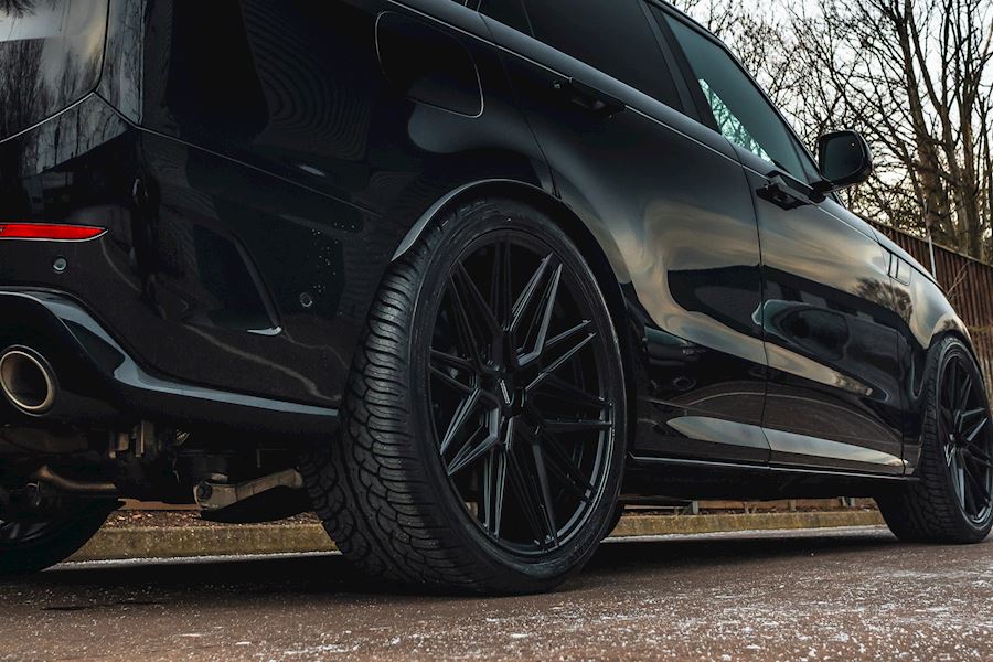 Range Rover SV installed with Vossen HF-7 wheels finished in Satin Black 24x10