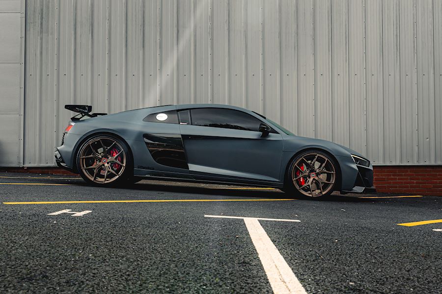 Audi R8 Installed with Vossen HF-5 wheels finished in Satin Bronze 20x9 21x12