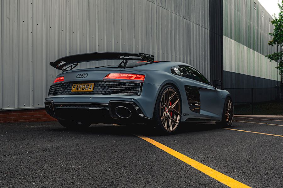 Audi R8 Installed with Vossen HF-5 wheels finished in Satin Bronze 20x9 21x12