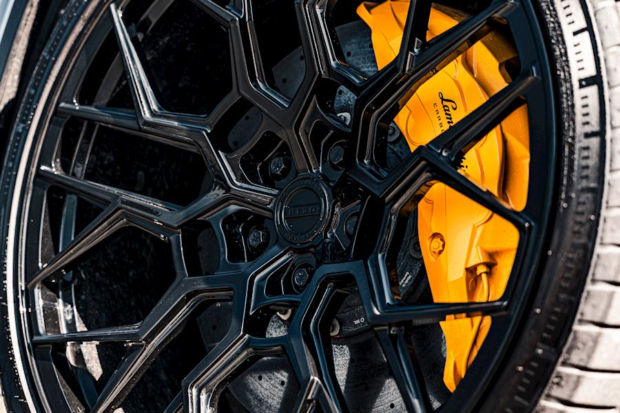 Lamborghini Urus Installed with Urban NDS-1 wheels finished in Gloss Black 24x10