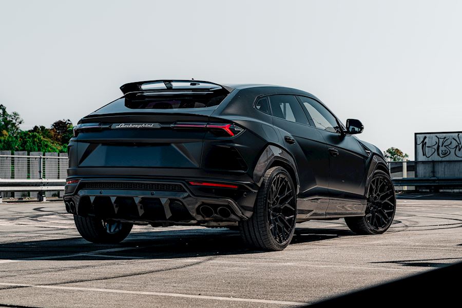 Lamborghini Urus Installed with Urban NDS-1 wheels finished in Gloss Black 24x10