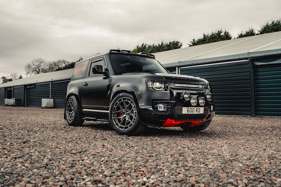 Defender 90 installed with Vossen HFX-1 finished in Anthracite 22x10.5 Deep 22x10.5 Super Deep