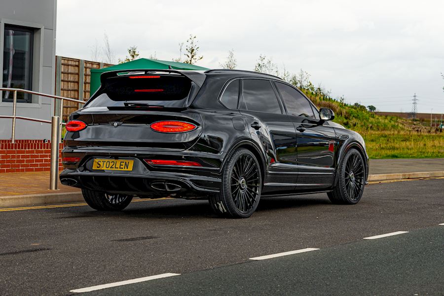 Bentley Bentayga Installed with Vossen HF-8 wheels finished in Gloss Black 24x10