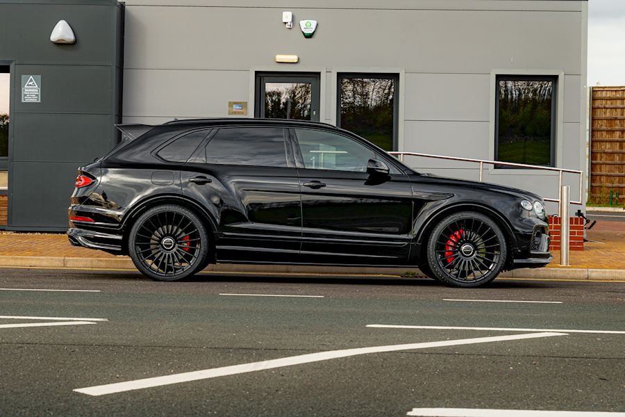 Bentley Bentayga Installed with Vossen HF-8 wheels finished in Gloss Black 24x10