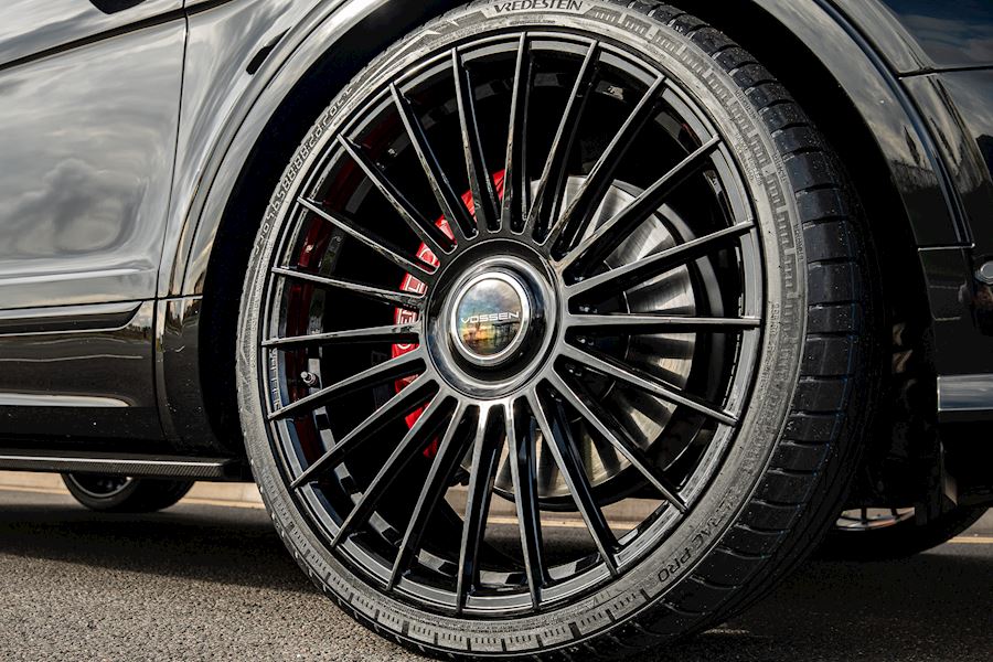 Bentley Bentayga Installed with Vossen HF-8 wheels finished in Gloss Black 24x10