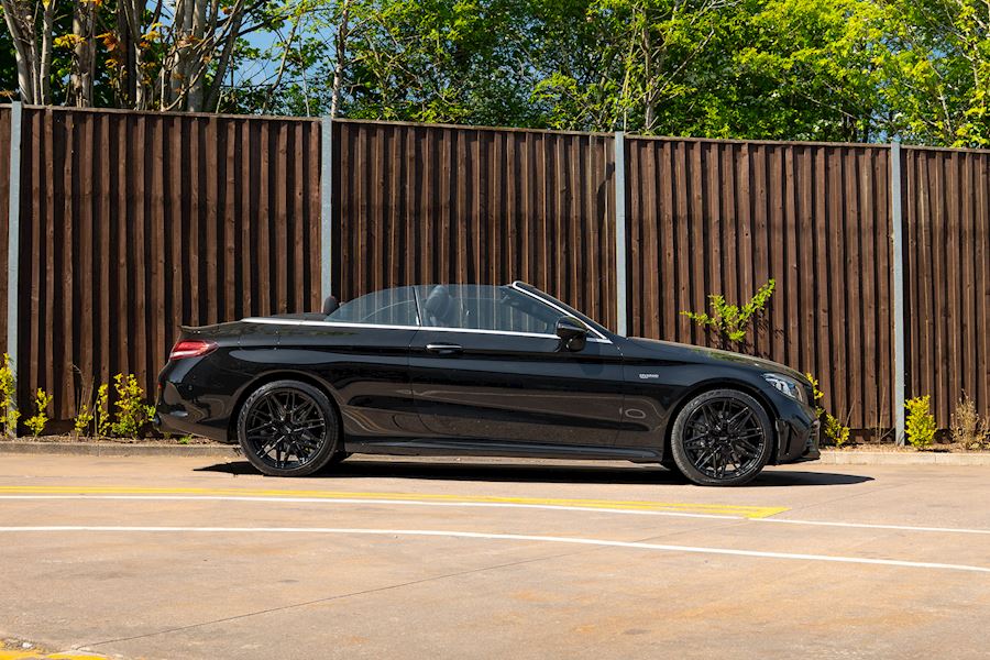 Mercedes AMG C43 Installed with Vossen HF-7 alloy wheels finished in Gloss Black 19x8.5 19x9.5