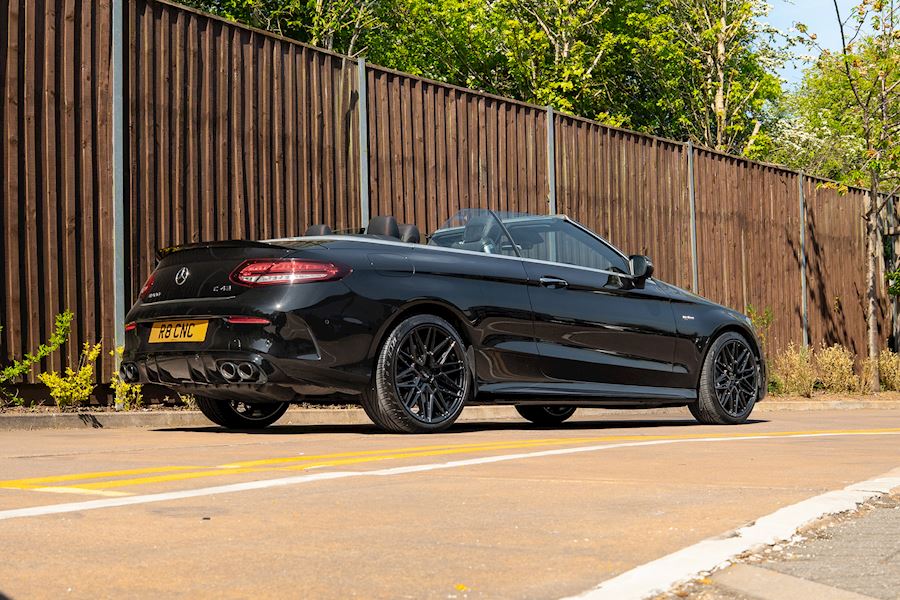 Mercedes AMG C43 Installed with Vossen HF-7 alloy wheels finished in Gloss Black 19x8.5 19x9.5