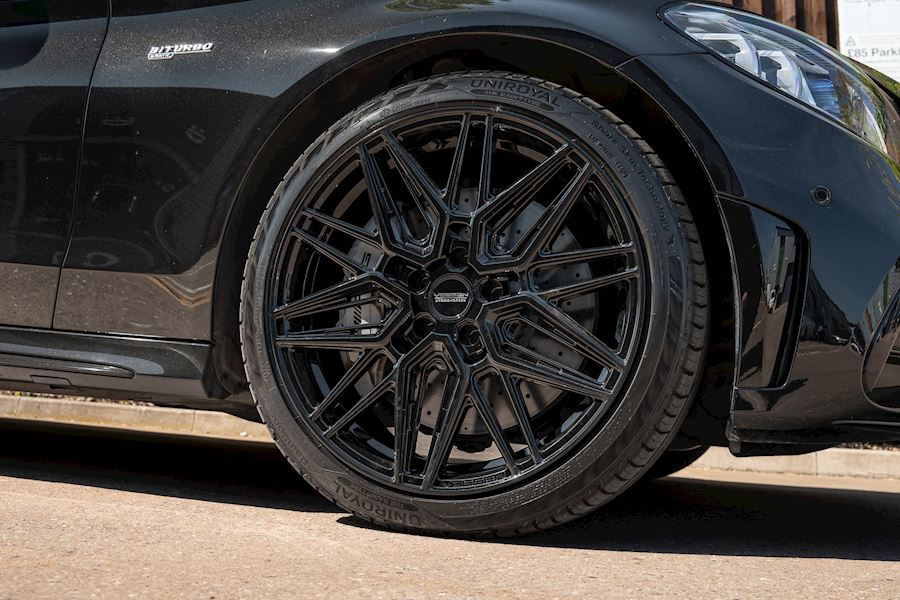 Mercedes AMG C43 Installed with Vossen HF-7 alloy wheels finished in Gloss Black 19x8.5 19x9.5
