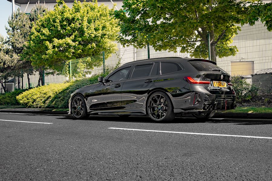 BMW M340i Installed with Vossen HF-5 finished in Gloss Black 20x10 20x10.5