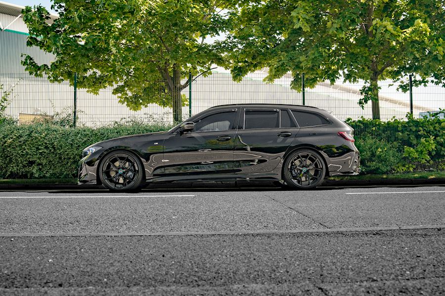 BMW M340i Installed with Vossen HF-5 finished in Gloss Black 20x10 20x10.5