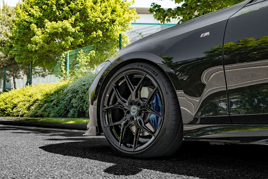 BMW M340i Installed with Vossen HF-5 finished in Gloss Black 20x10 20x10.5