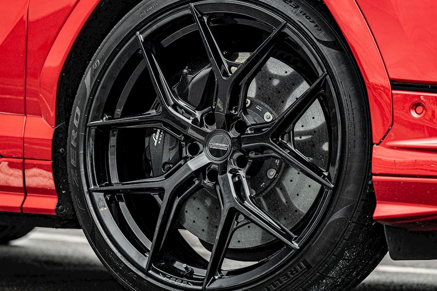 Lamborghini Urus Installed with Vossen HF-5 wheels finished in Gloss Black 23x10.5 23x12 Super Deep