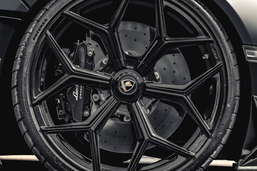 Lamborghini Revuelto Installed with Vossen x Novitec NL4 wheels finished in Gloss Black 21x9.5 22x12.5
