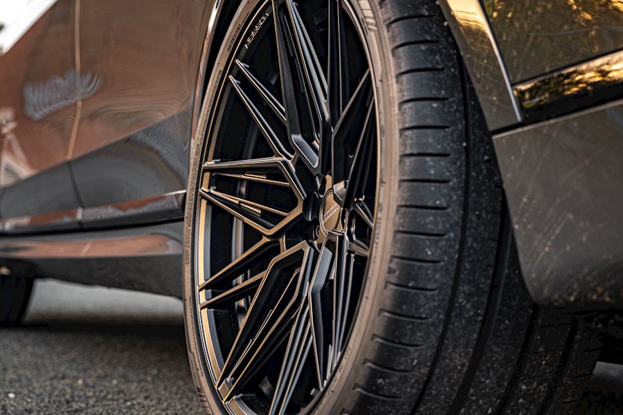 BMW X7 40d installed with Vossen HF-7 finished in Satin Black 23x10 23x12