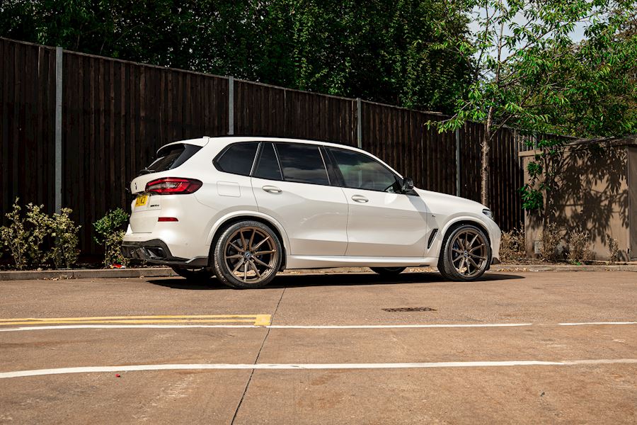 BMW X5 30d Installed with Vossen HF-3 wheels finished in Satin Bronze 22x9.5 22x11