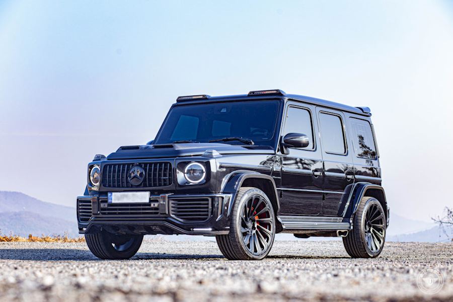 Mercedes G63 amg installed with full Urban kit and Vossen UV3 alloy wheels
