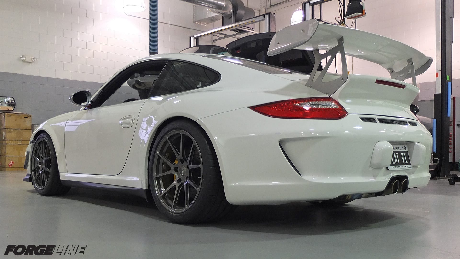 Porsche GT3 RS 4.0 on GA1R Wheels